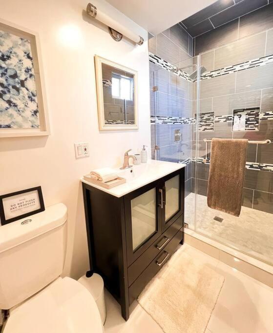 Luxury Oasis In Encino W Pool & Hébergement de vacances