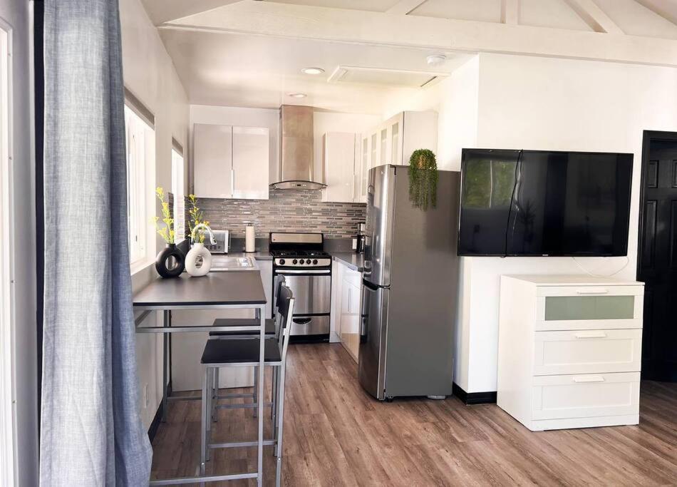Hébergement de vacances Luxury Oasis In Encino W Pool & *