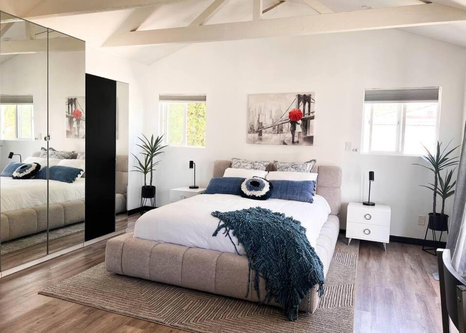 Luxury Oasis In Encino W Pool & *