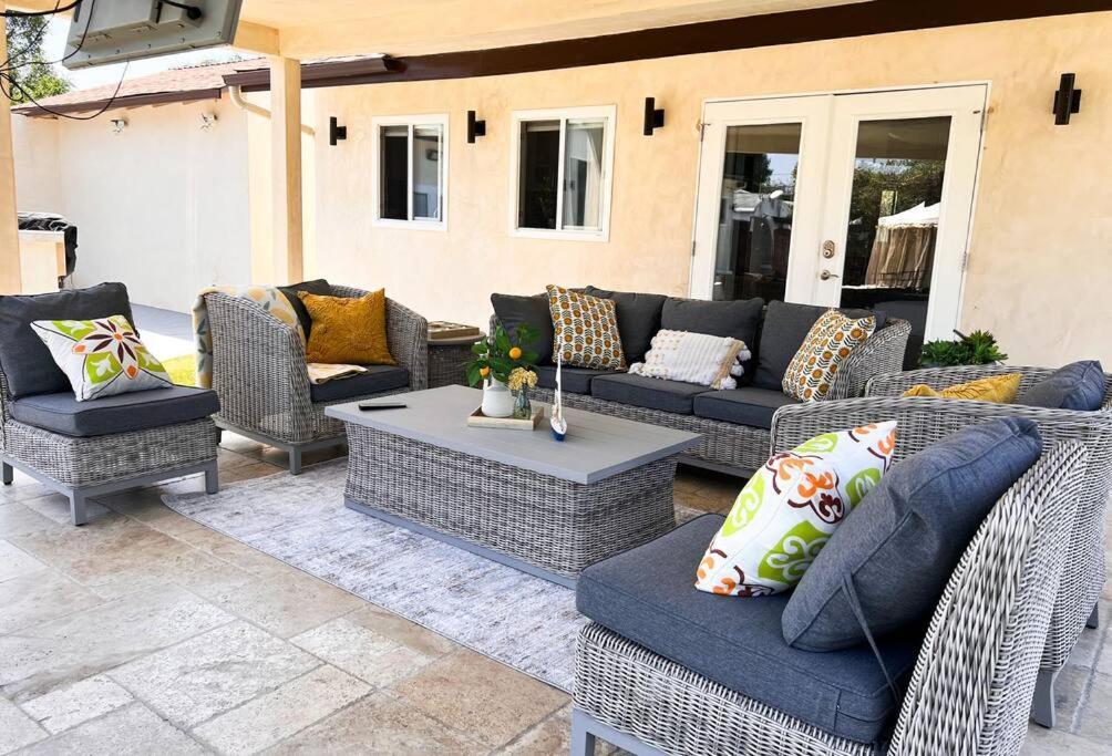 Luxury Oasis In Encino W Pool & Holiday home Los Angeles